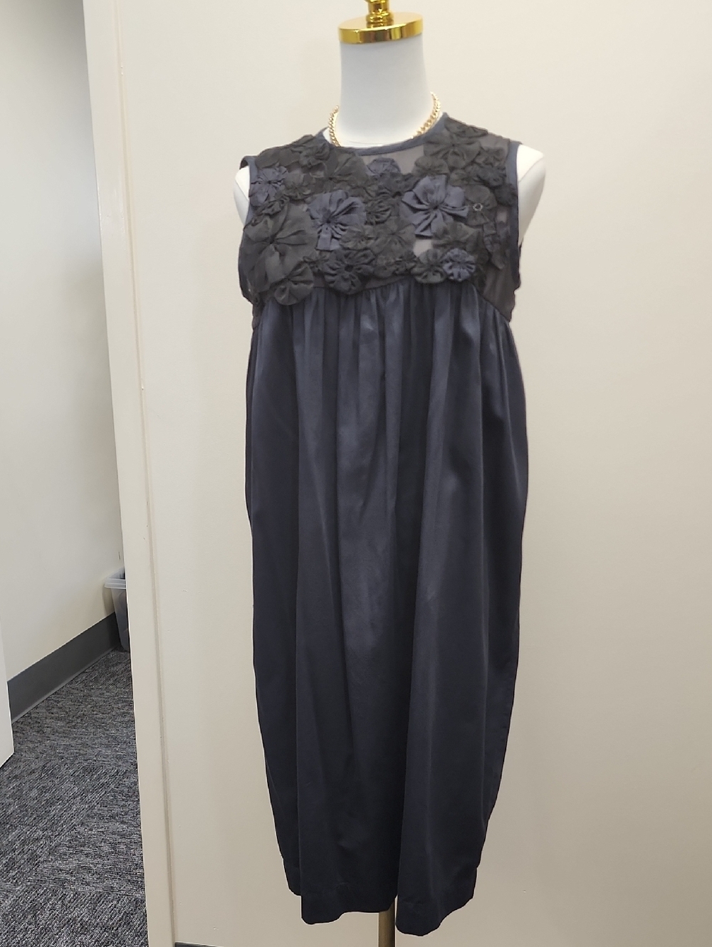 Dose of Colors Black Floral Appliqué Midi Dress Size Small